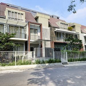 Sampit Residence Managed By Flat06